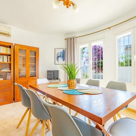 Inia - Plusholidays Villa *