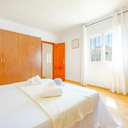 Inia - Plusholidays *